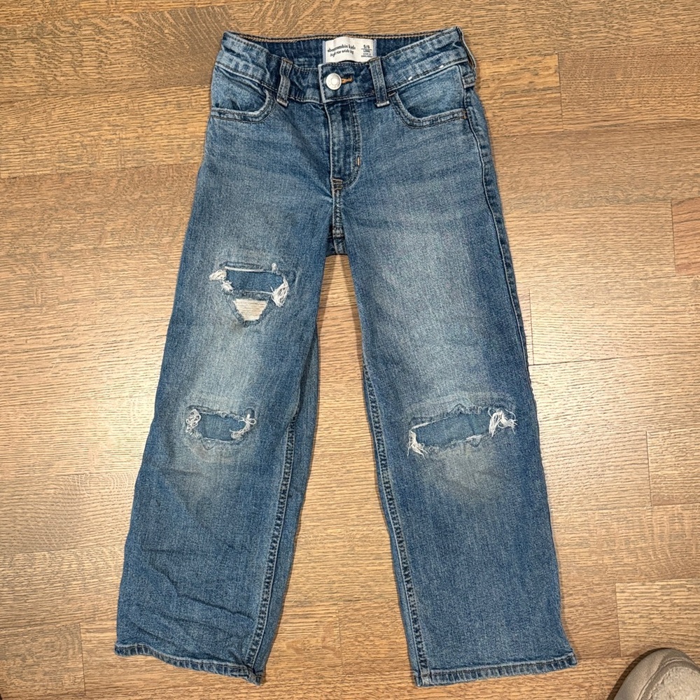 Abercrombie kids Blue Denim Jeans 5/6 baggy distressed style